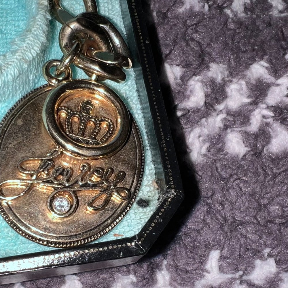 Juicy couture gold bracelet - Picture 2 of 11